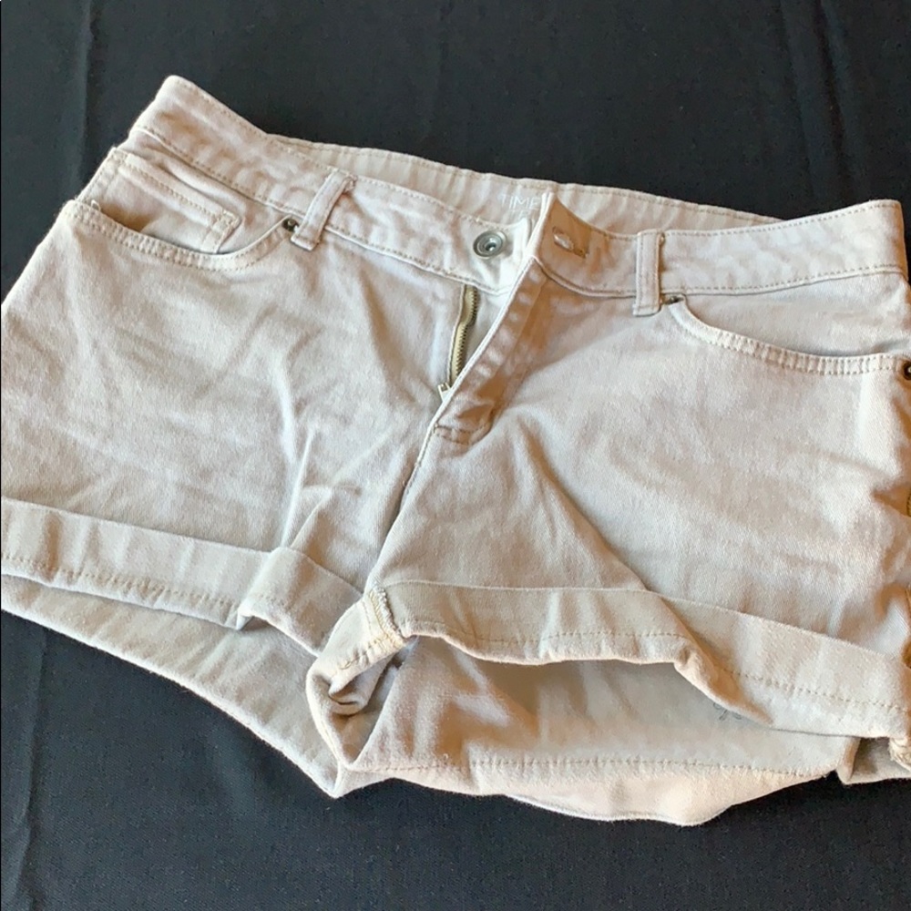 🦋 3/$20 Basic Light Tan Shorts